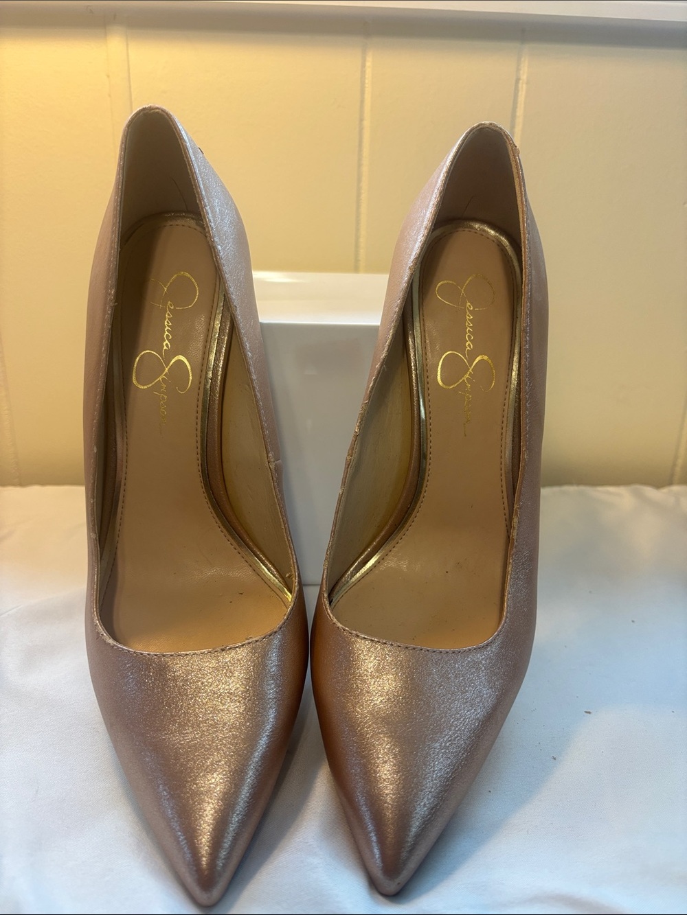 EUC Jessica Simpson Praylee Metallic Rose Gold Pumps (Sz 9.5 - runs 9)